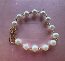 Load image into Gallery viewer, Amazonian Girl Pearl Bracelet