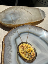 Load image into Gallery viewer, Vintage Floral Cameo Necklace