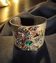 Load image into Gallery viewer, Warrior Flow Golden Bracelet