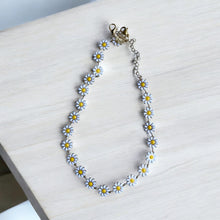 Load image into Gallery viewer, Wildflower Daisy Necklace