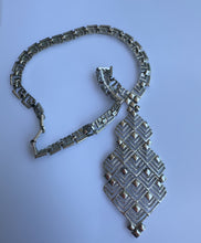 Load image into Gallery viewer, Ethereal Silver Necklace