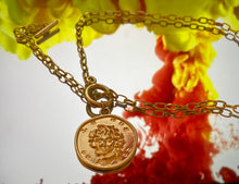 Load image into Gallery viewer, Vintage Golden Necklace