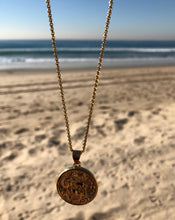 Load image into Gallery viewer, Dragon Medallion Necklace