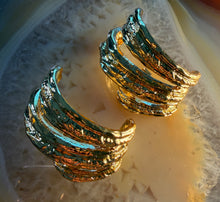Load image into Gallery viewer, Gold Earrings