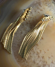 Load image into Gallery viewer, Vintage Gold Earrings