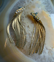 Load image into Gallery viewer, Vintage Gold Earrings
