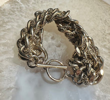 Load image into Gallery viewer, Luxurious Golden Multi-Chain Toggle Bracelet