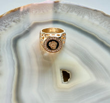 Load image into Gallery viewer, Medusa Ring Golden