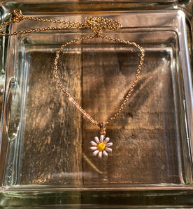 Chain Daisy Necklace