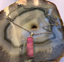 Load image into Gallery viewer, Druzy Pink Necklace