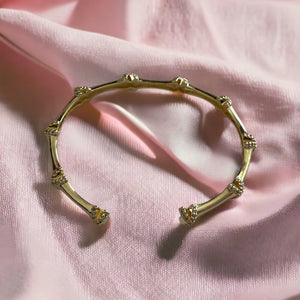 Golden minimalist bracelet