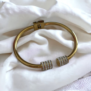 Golden minimalist adjustable bracelet